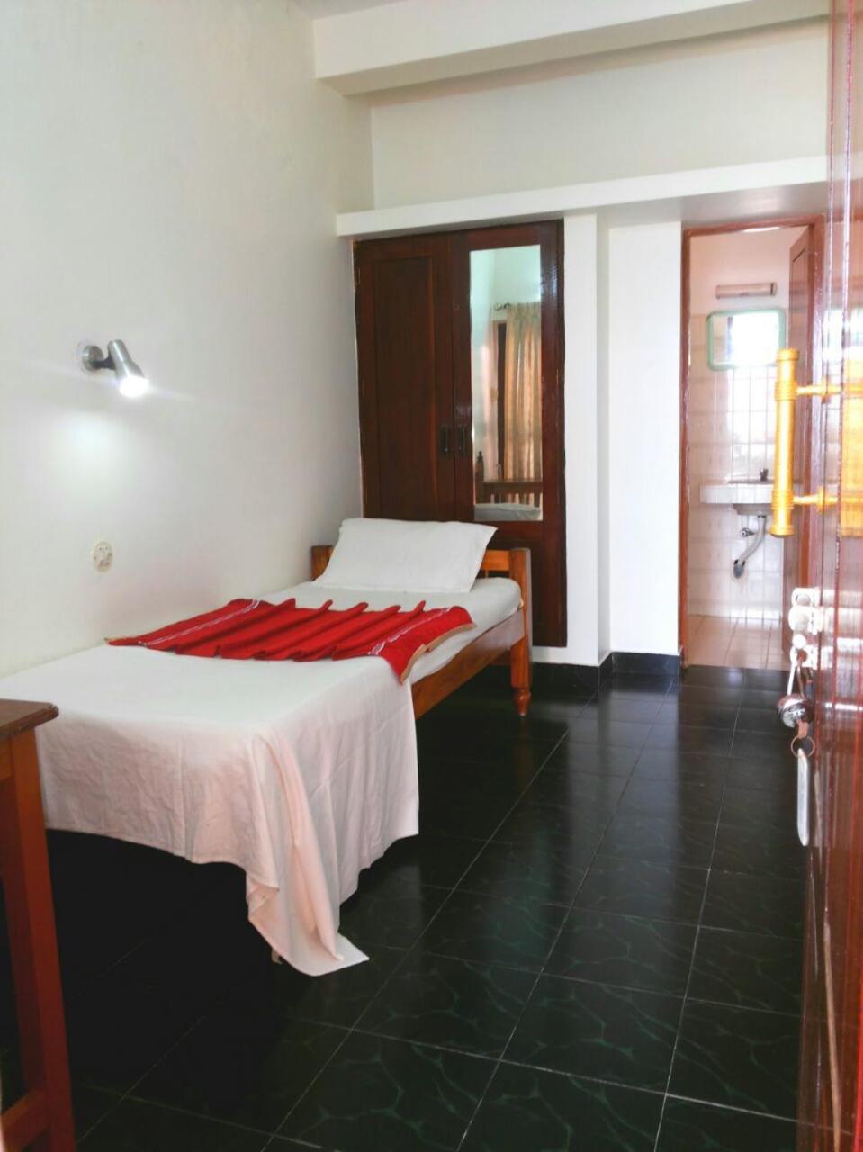 Beach Florra Inn Kovalam Room photo