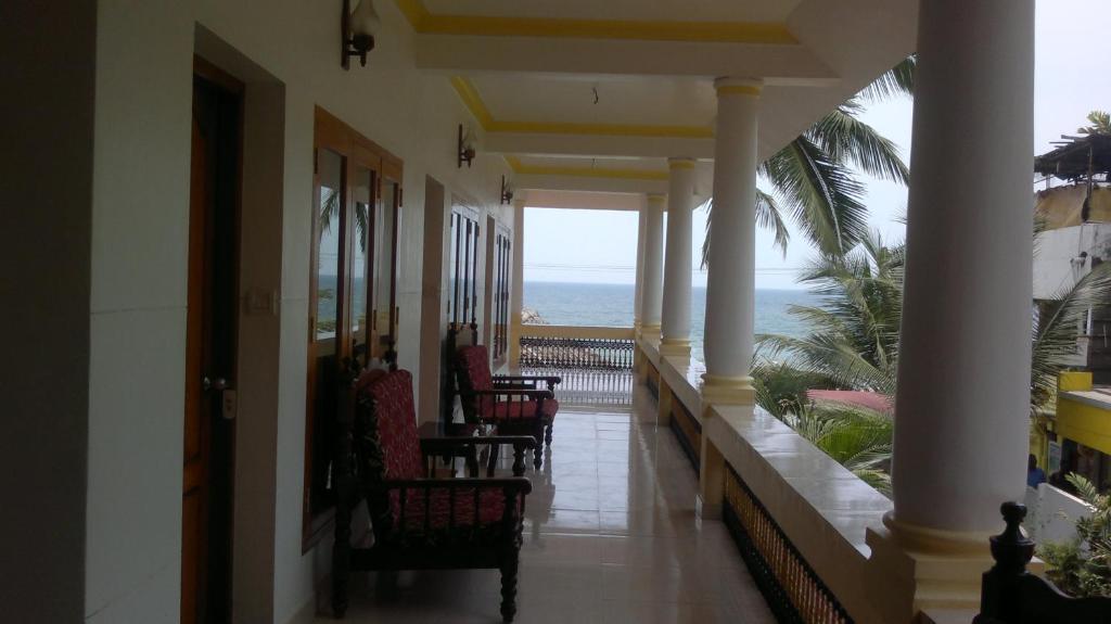 Beach Florra Inn Kovalam Exterior photo